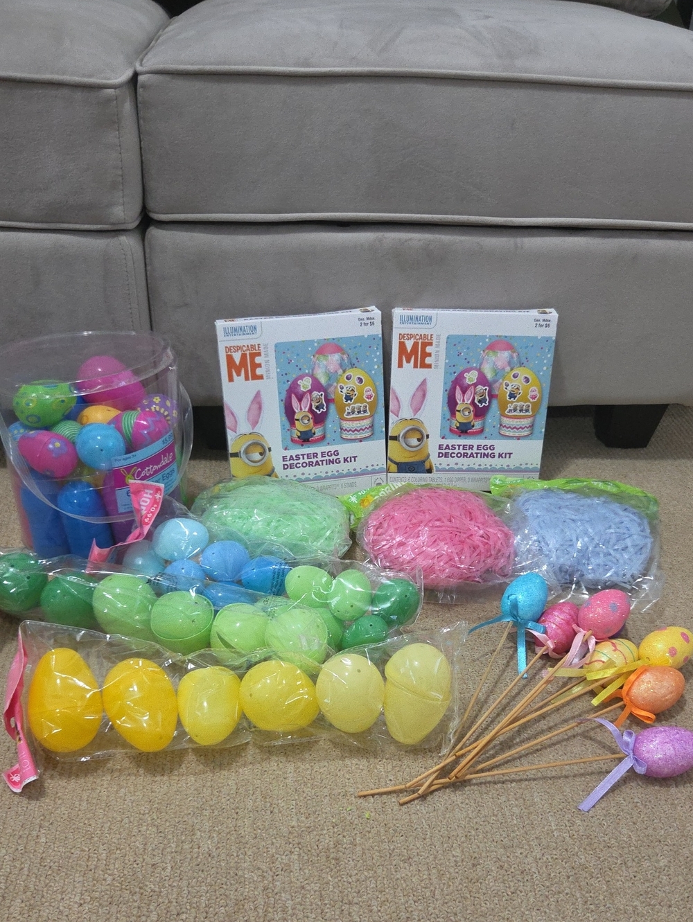 Despicable Me Easter Egg Decorating Kit & Pastel Egg Party Set - Multicolor